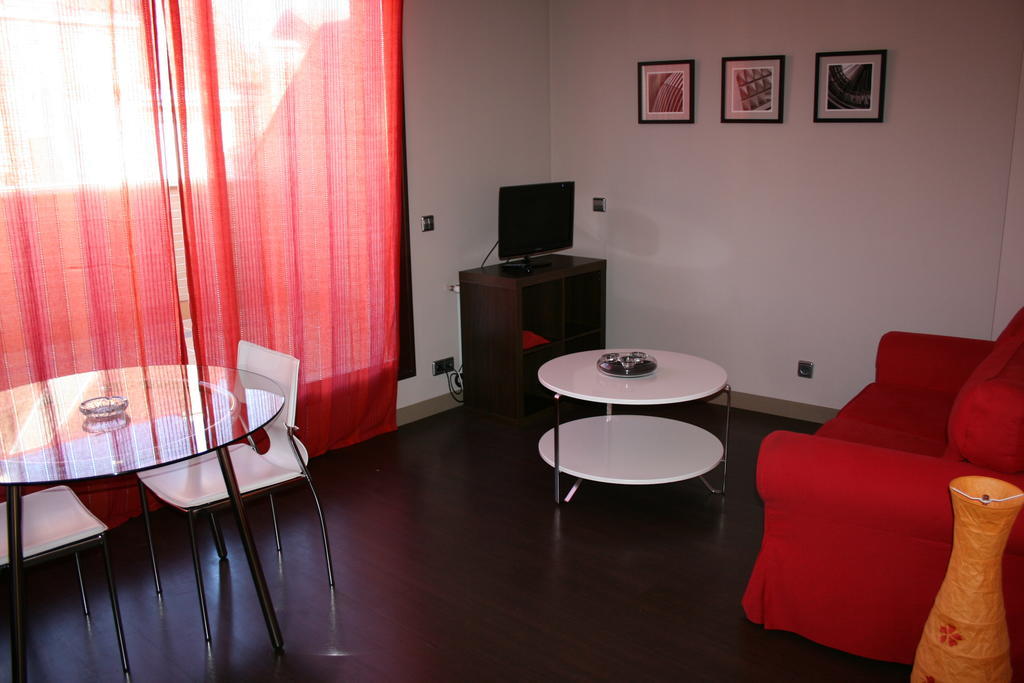 Apartamentos Calle Jose Madrid Room photo